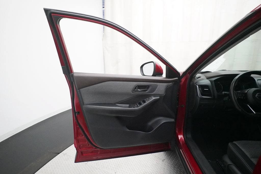 Used 2021 Nissan Rogue S AWD/4WD image 29