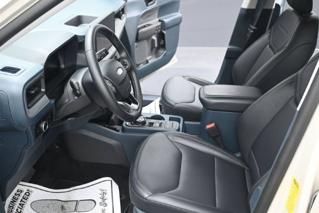 Certified 2025 Ford Maverick Lariat w/ Black Appearance Package AWD/4WD image 6