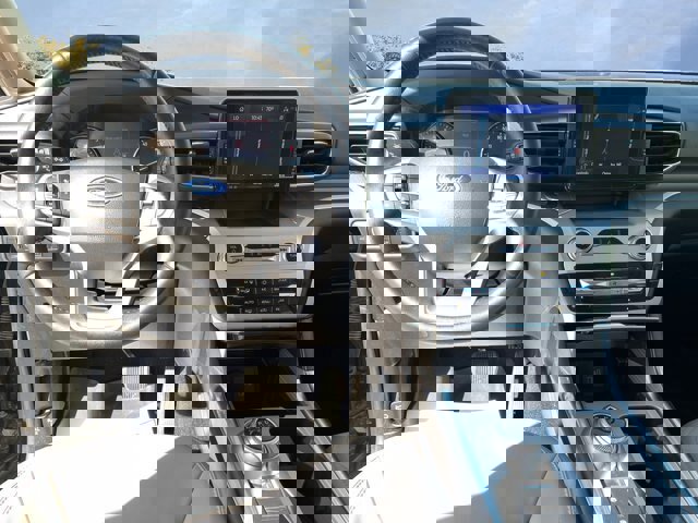 Certified 2022 Ford Explorer XLT w/ Equipment Group 202A image 9