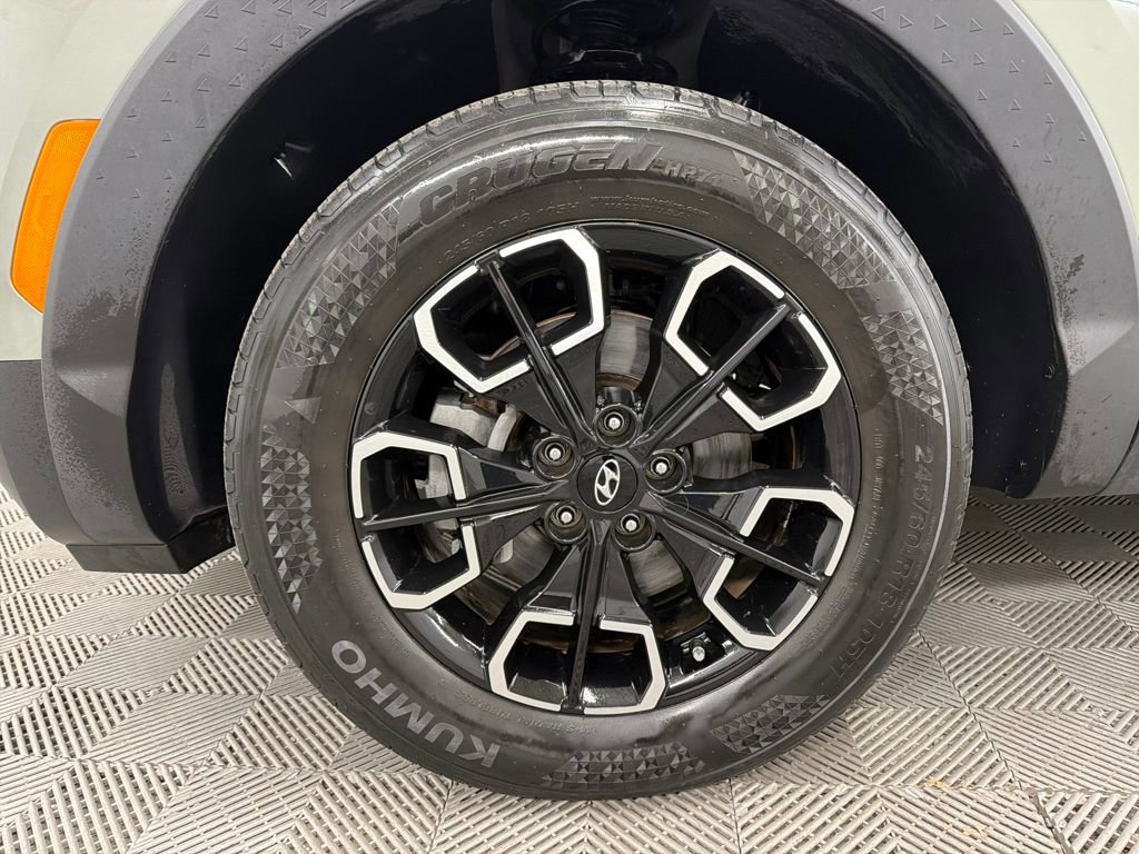 Used 2022 Hyundai Santa Cruz SEL Premium image 16