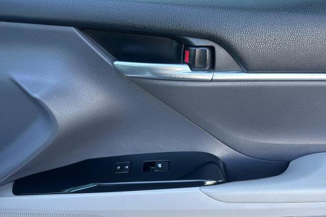 Used 2018 Toyota Camry SE w/ Audio Package FWD image 11