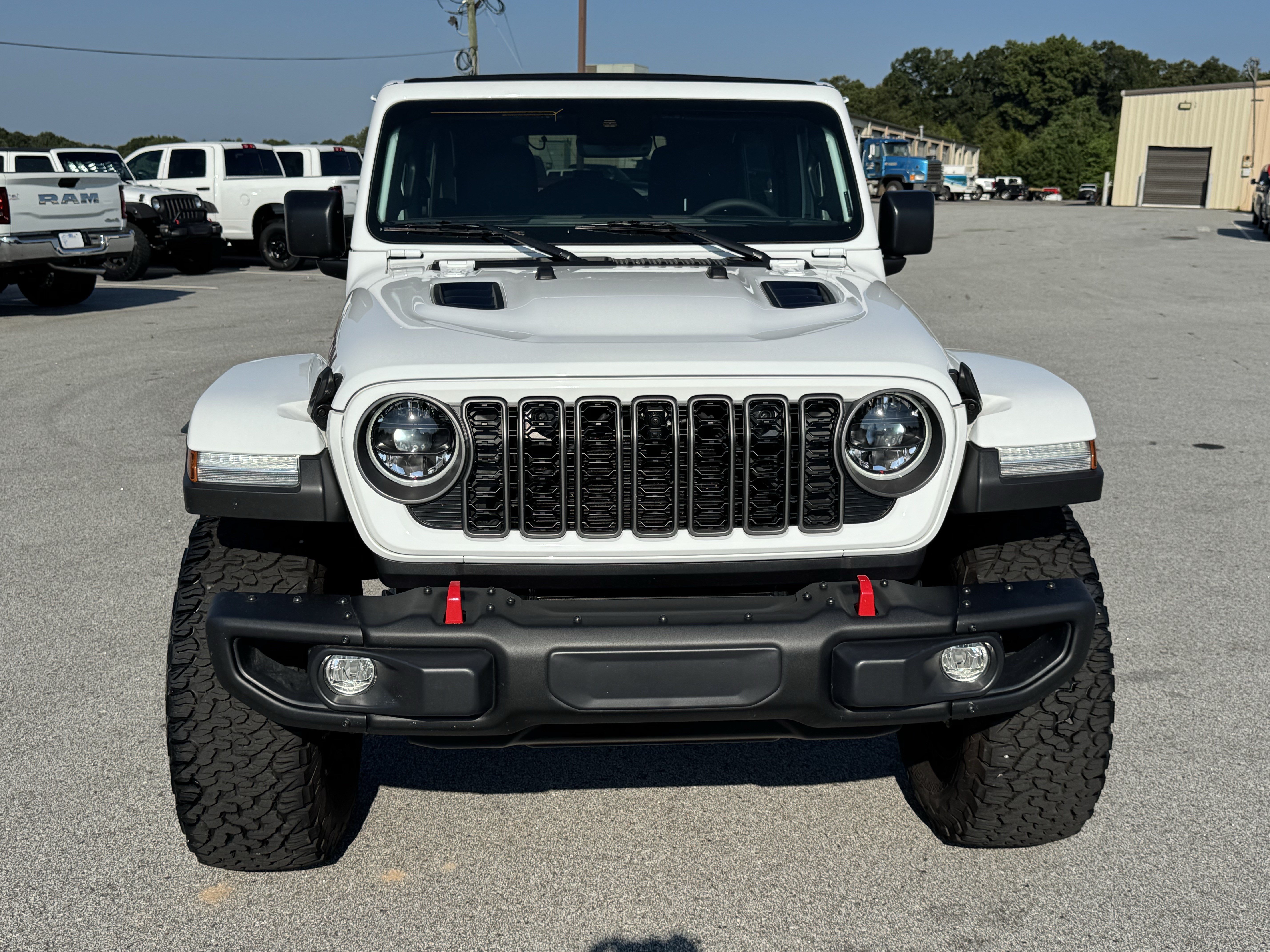 Used 2024 Jeep Wrangler Unlimited Rubicon AWD/4WD image 3