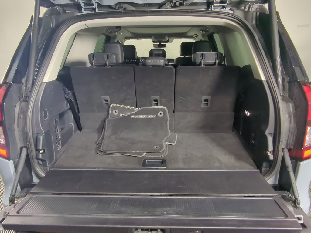 Certified 2025 Ford Expedition Platinum AWD/4WD image 10