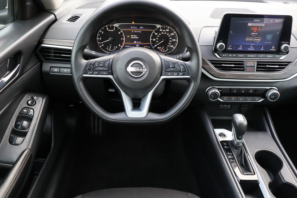 Used 2025 Nissan Altima 2.5 SV FWD image 4