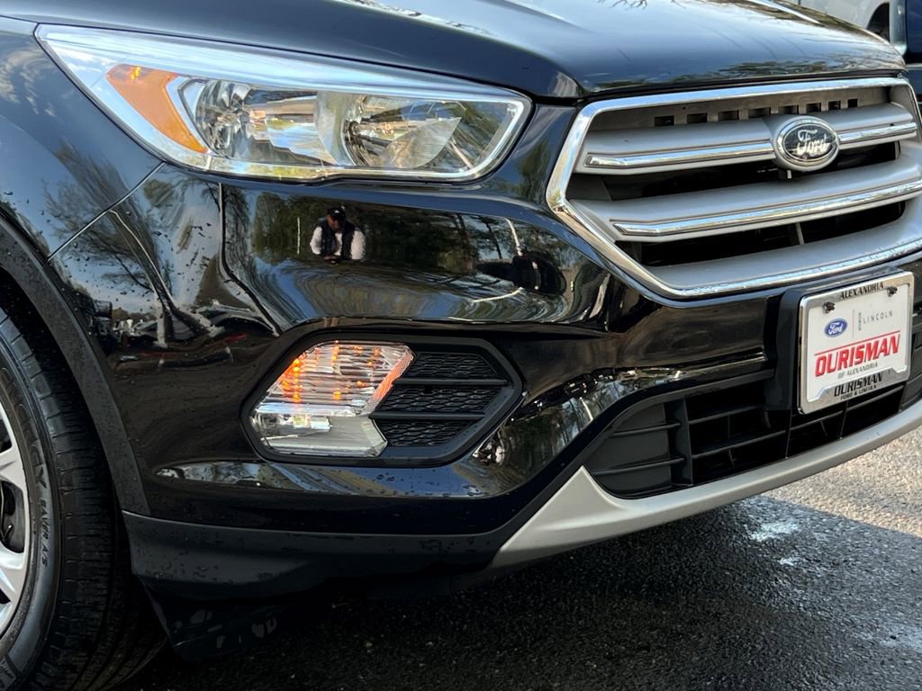 Certified 2019 Ford Escape SE FWD image 10