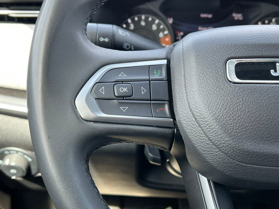 Used 2024 Jeep Compass Latitude AWD/4WD image 20