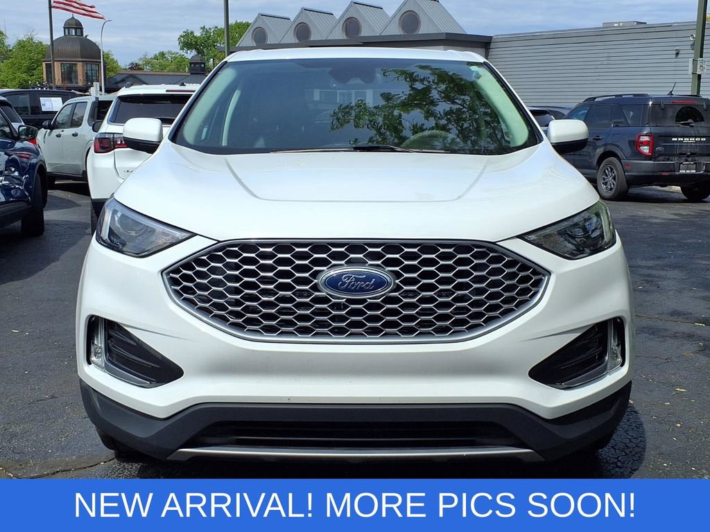 Certified 2023 Ford Edge SEL w/ Convenience Package AWD/4WD image 3