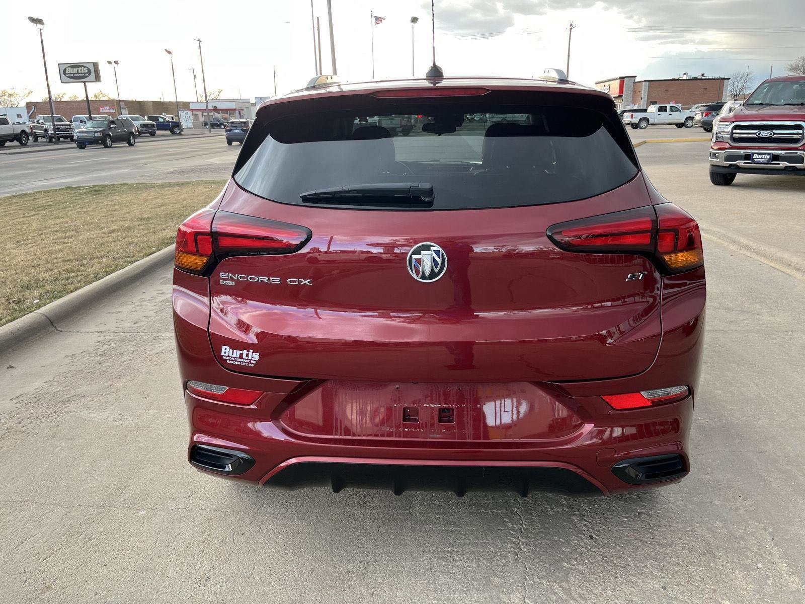 Used 2022 Buick Encore GX Select w/ Sport Touring Package image 4