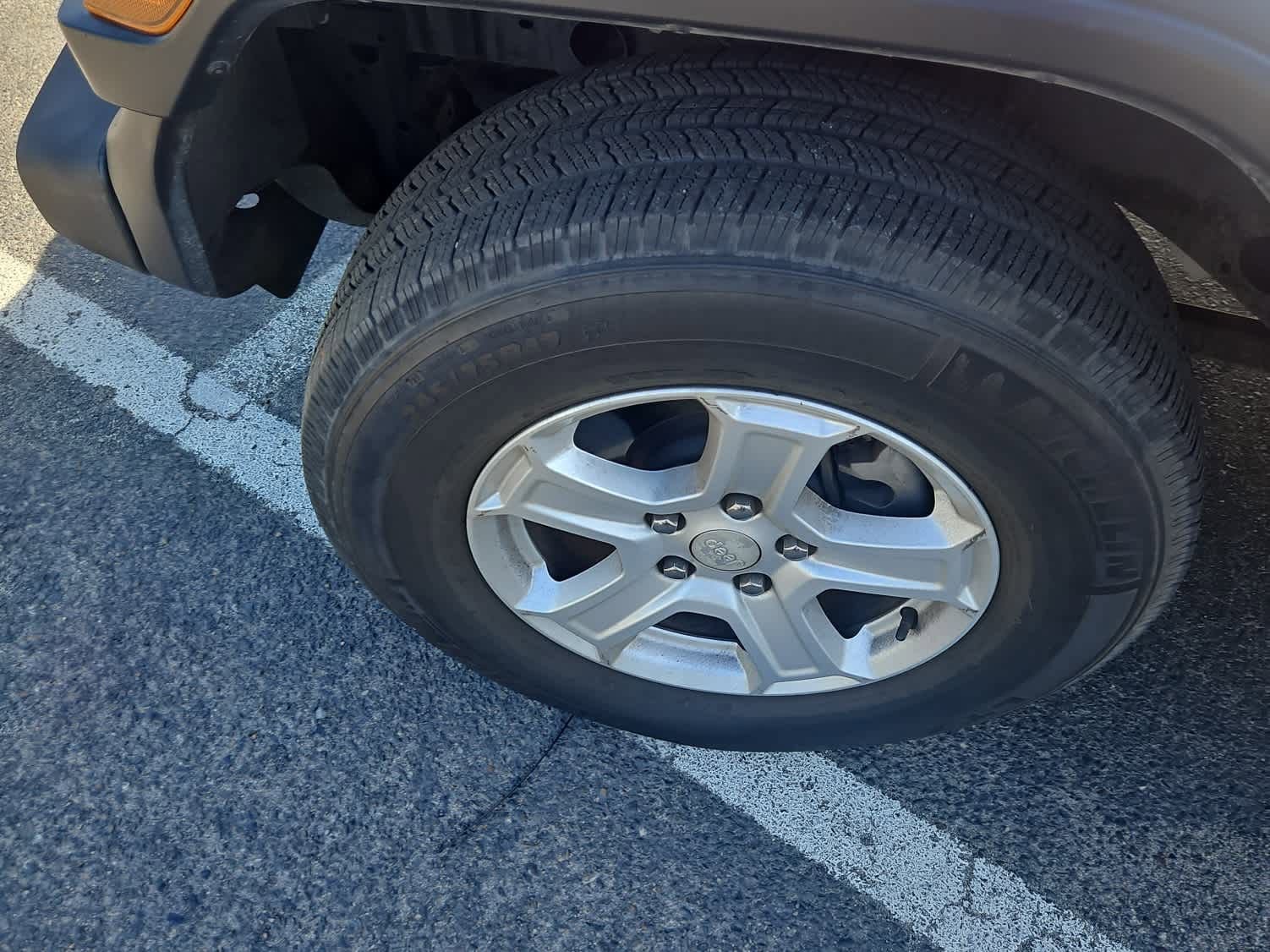 Used 2018 Jeep Wrangler Unlimited Sport S AWD/4WD image 3