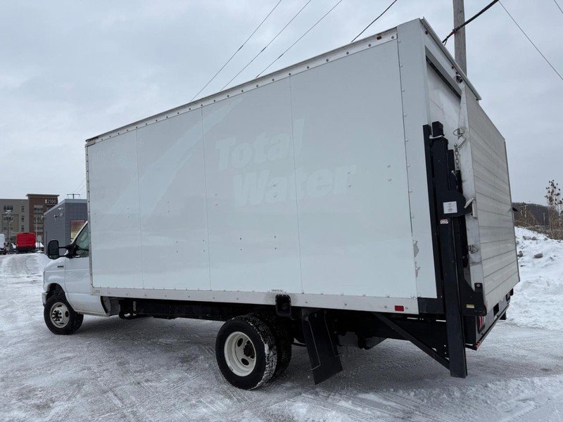 Certified 2024 Ford E-450 and Econoline 450 Super Duty w/ Power Windows & Locks Group image 3