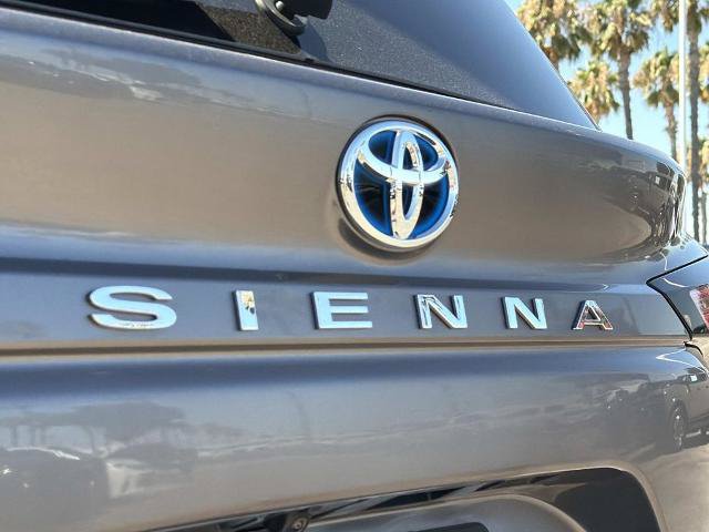 Used 2022 Toyota Sienna Limited AWD/4WD image 9