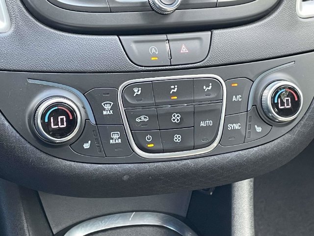 Used 2025 Chevrolet Malibu LT FWD image 9