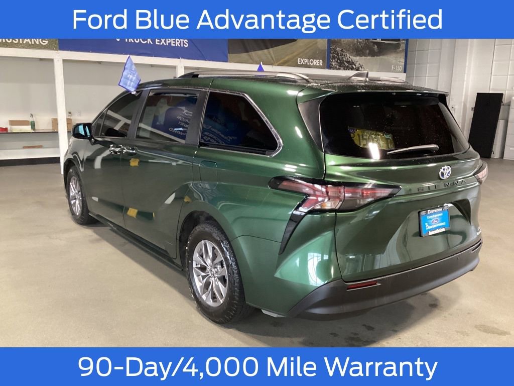 Used 2023 Toyota Sienna XLE image 4