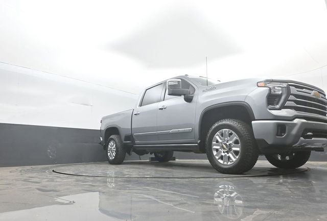 Used 2024 Chevrolet Silverado 2500 High Country w/ High Country Premium Package AWD/4WD image 36