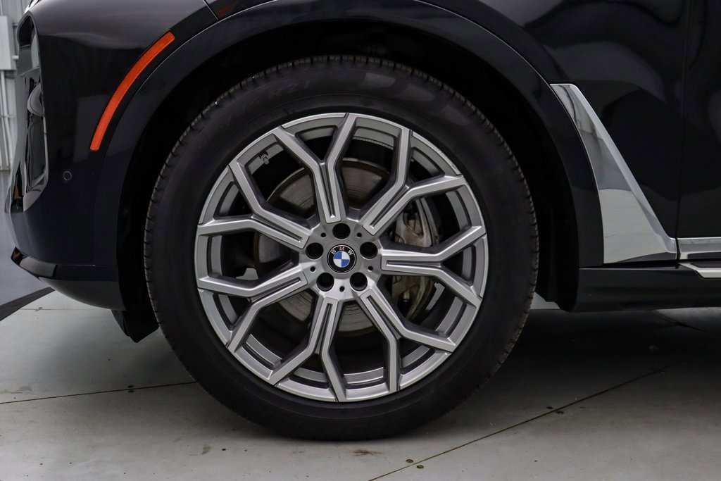 Used 2024 BMW X7 xDrive40i w/ Premium Package image 10