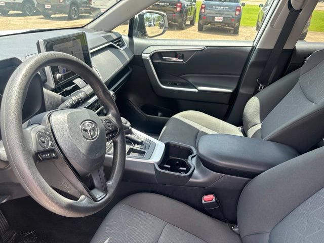 Used 2025 Toyota RAV4 XLE FWD image 14
