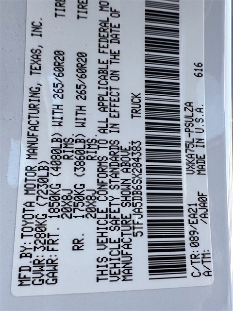 Used 2025 Toyota Tundra Limited w/ Power Package image 37