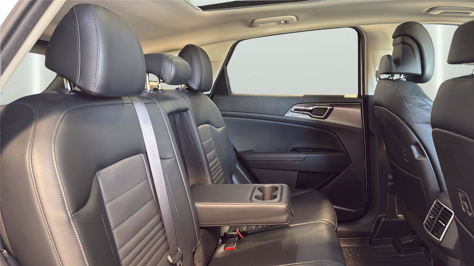 Used 2023 Kia Sportage SX AWD/4WD image 15