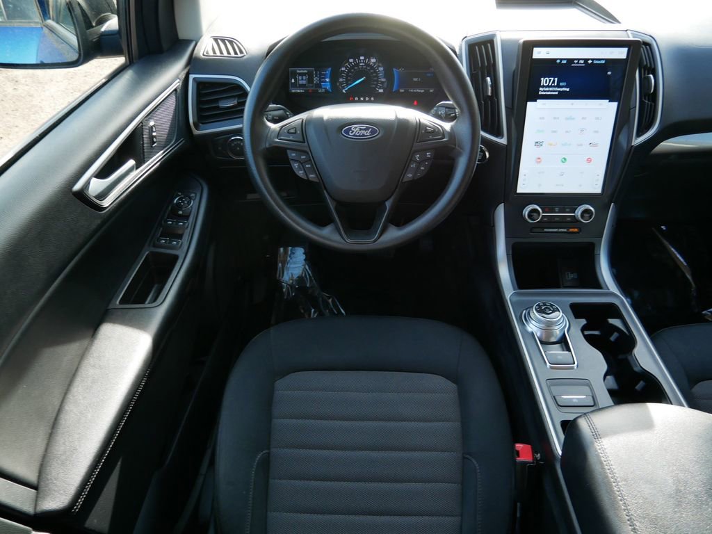 Certified 2022 Ford Edge SE w/ Black Appearance Package AWD/4WD image 12