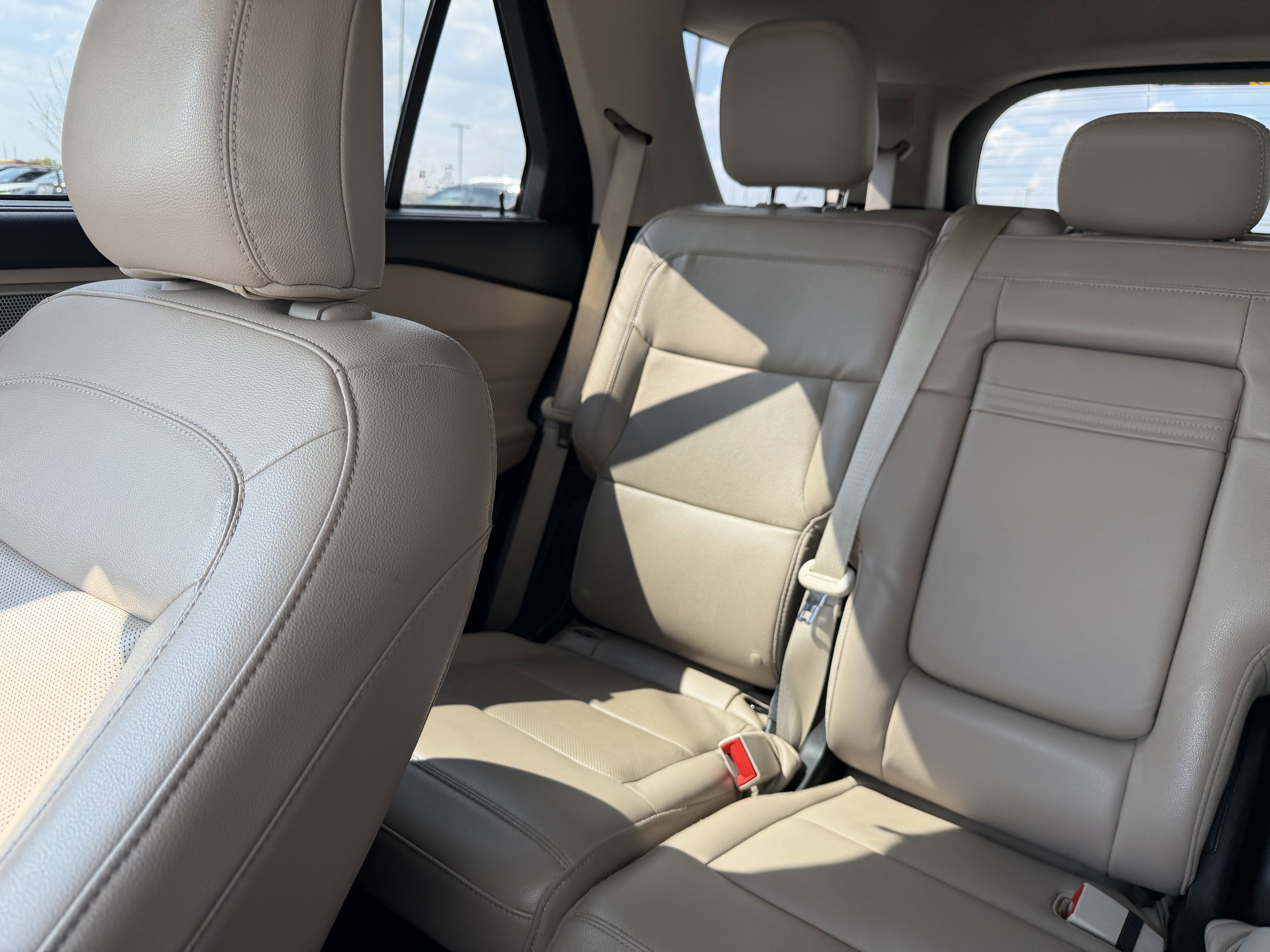 Certified 2023 Ford Explorer Limited AWD/4WD image 12