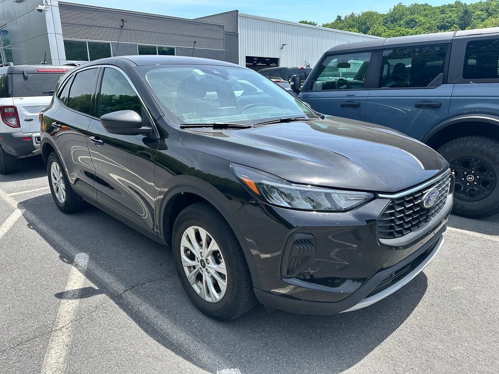 Certified 2024 Ford Escape Active AWD/4WD image 2
