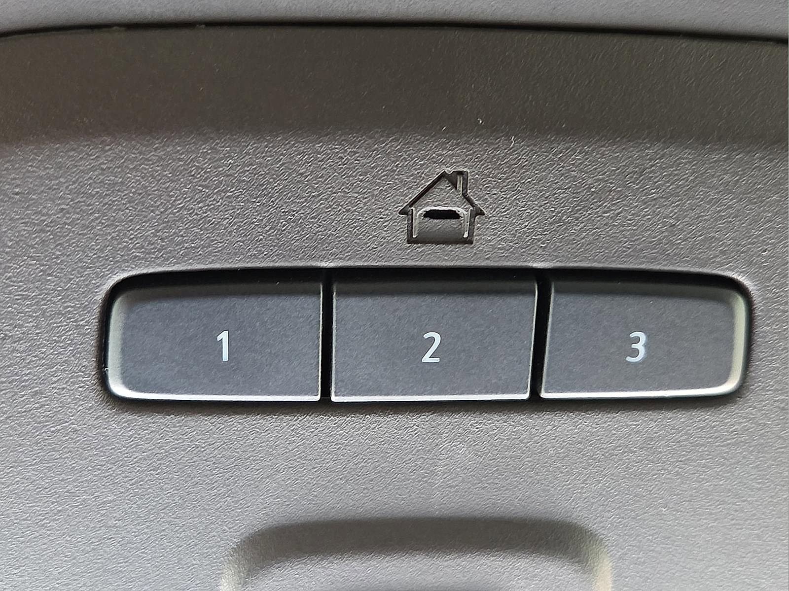 Used 2023 GMC Yukon SLT image 22