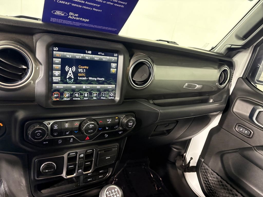 Used 2020 Jeep Gladiator Overland AWD/4WD image 15