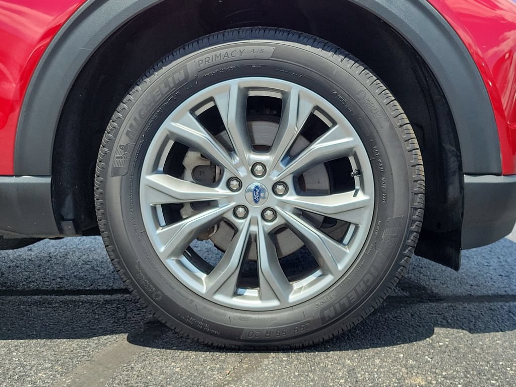 Certified 2022 Ford Explorer XLT w/ Equipment Group 202A AWD/4WD image 9