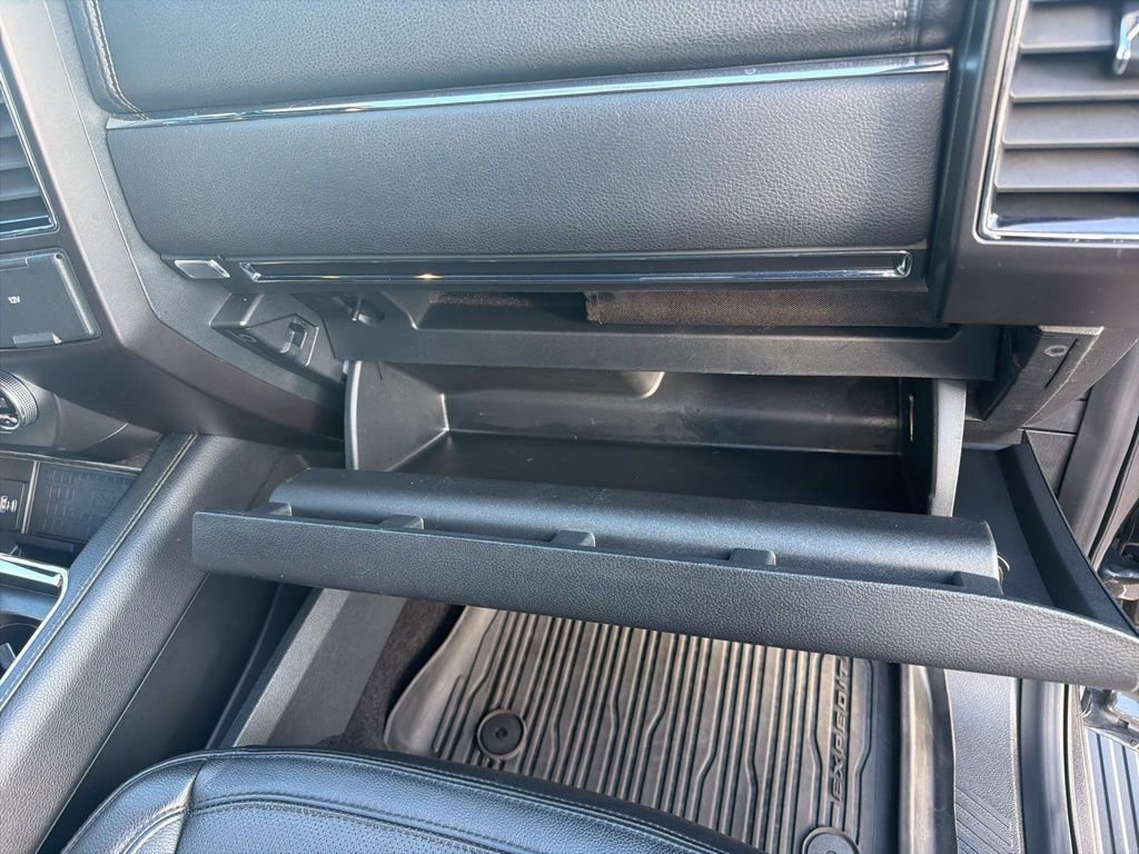 Certified 2020 Ford Expedition Max Limited w/ Special Edition Package AWD/4WD image 35