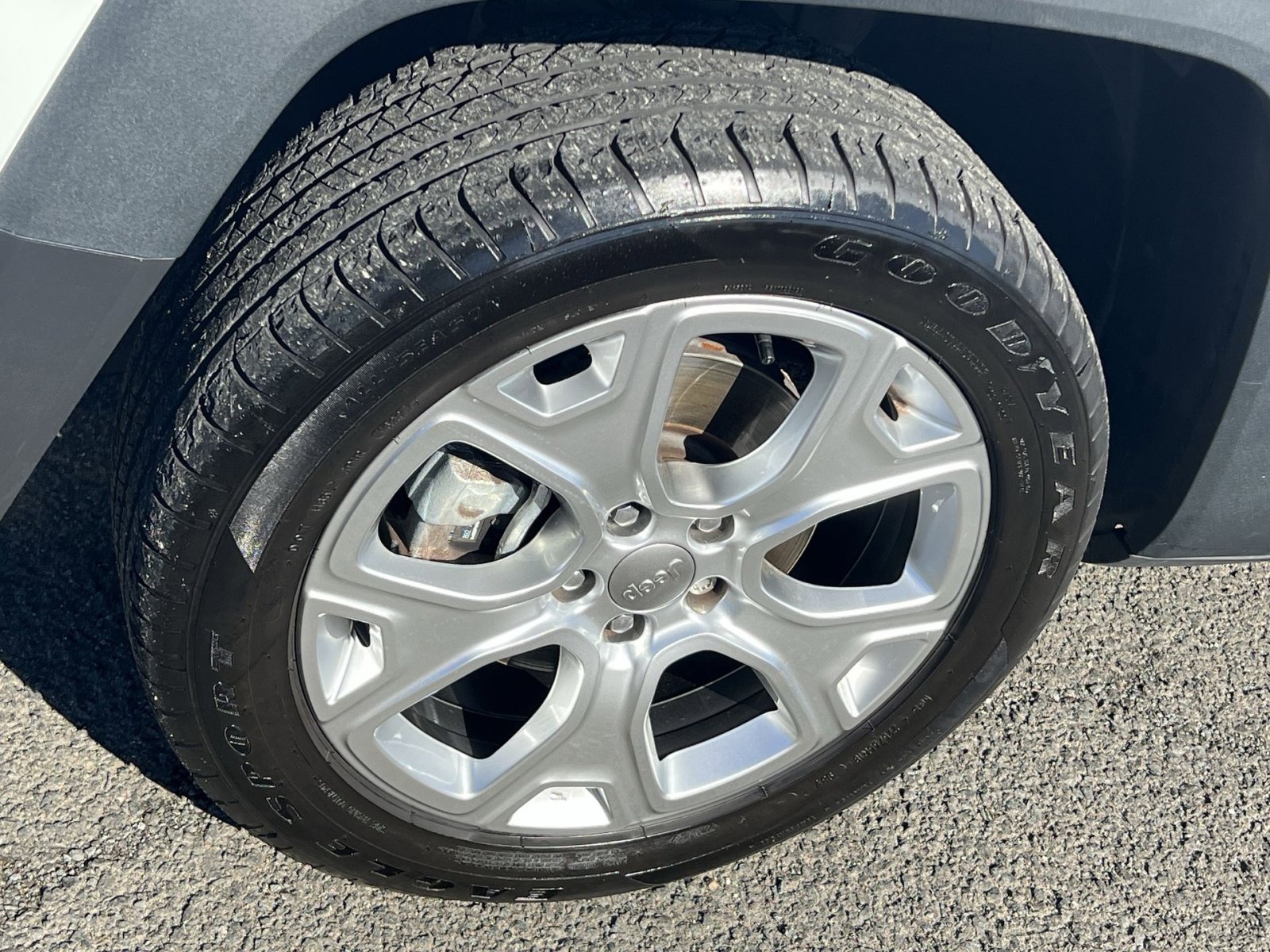 Used 2020 Jeep Renegade Limited w/ UConnect 8.4 Nav Group image 12