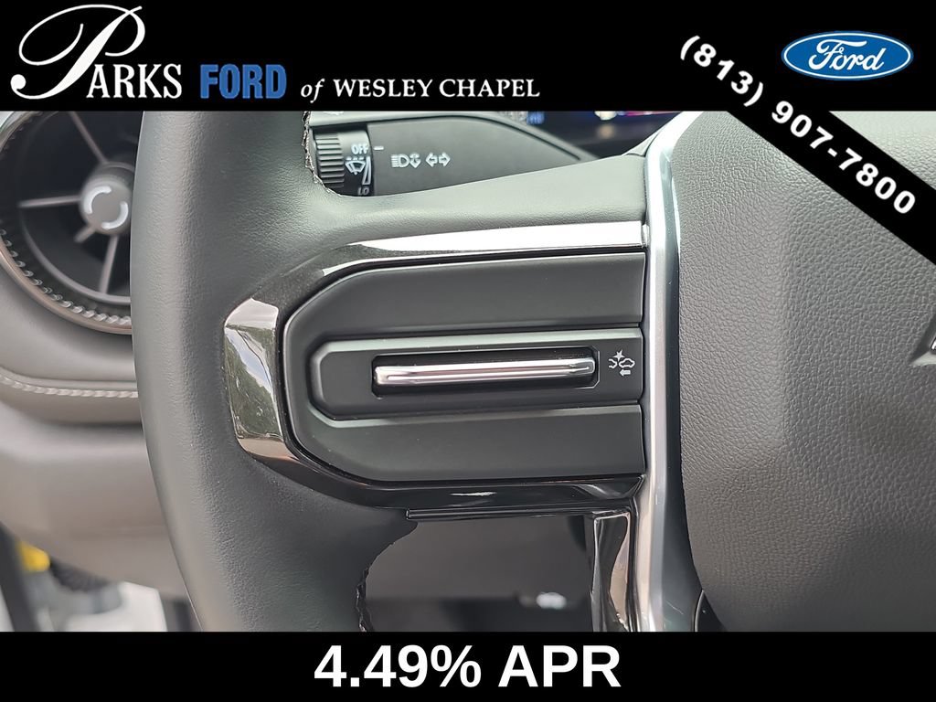 Used 2024 Chevrolet Colorado LT RWD image 28