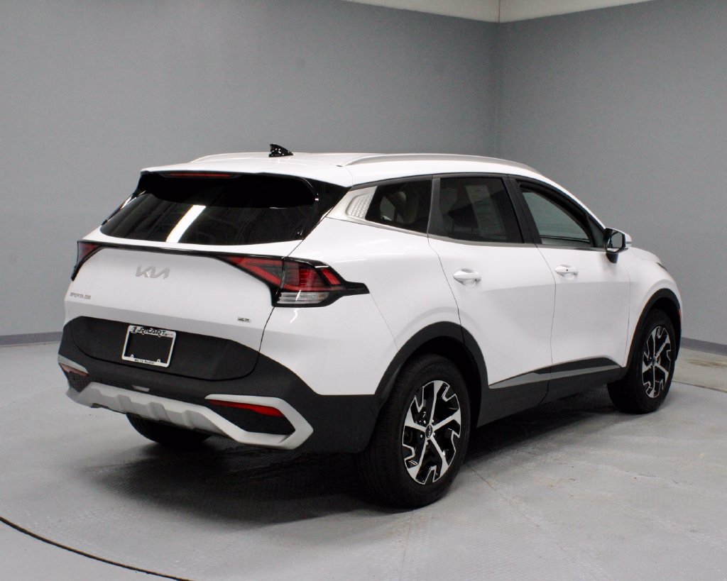 Used 2024 Kia Sportage EX AWD/4WD image 12