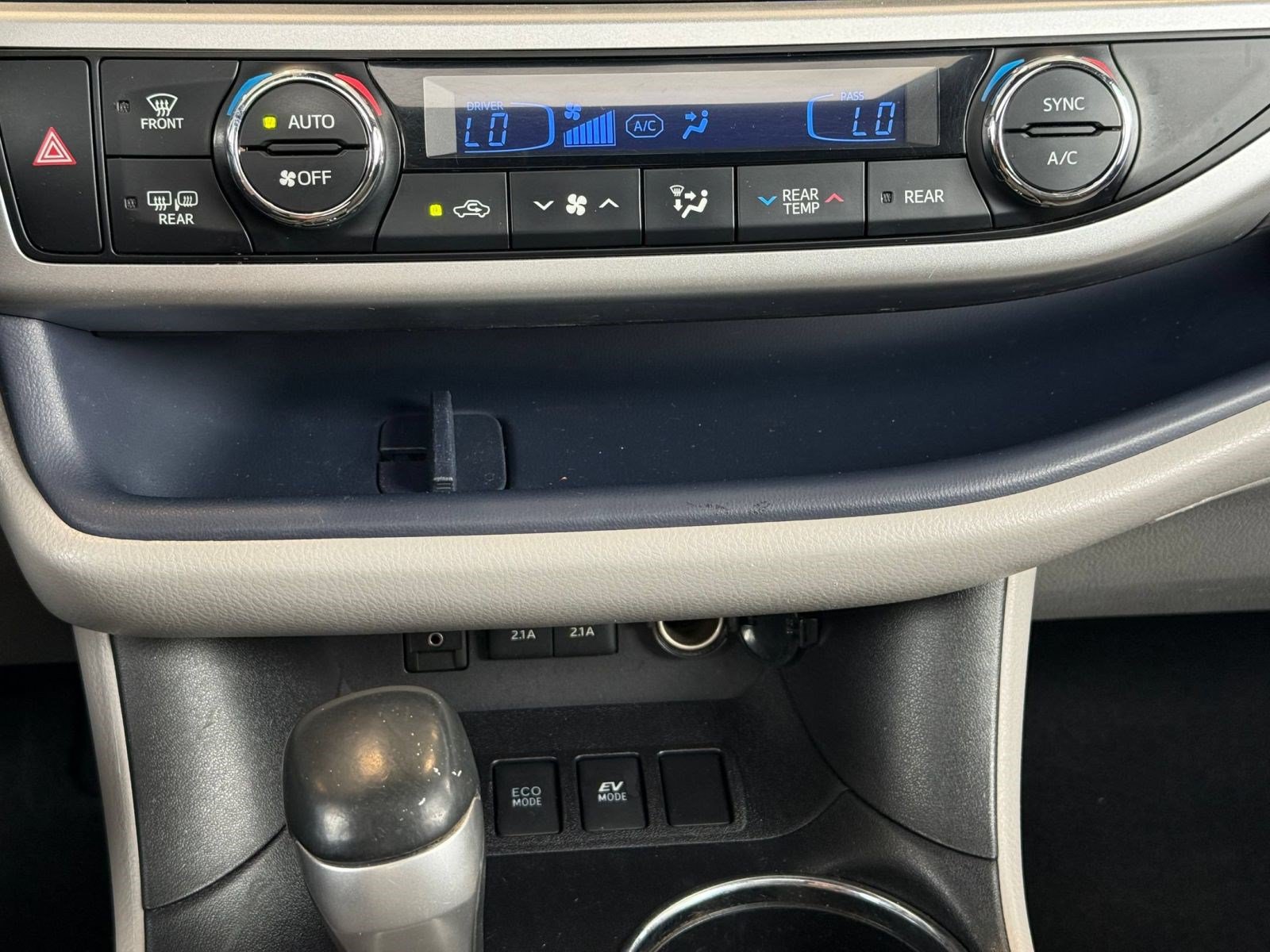 Used 2018 Toyota Highlander Limited AWD/4WD image 21