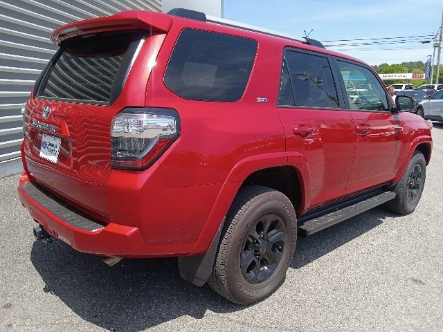 Used 2024 Toyota 4Runner SR5 AWD/4WD image 3