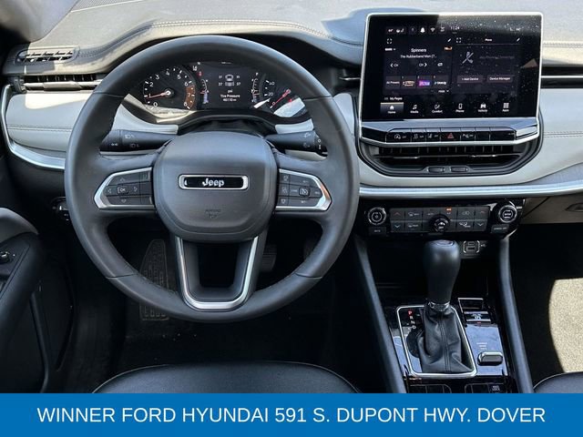 Used 2025 Jeep Compass Limited image 11