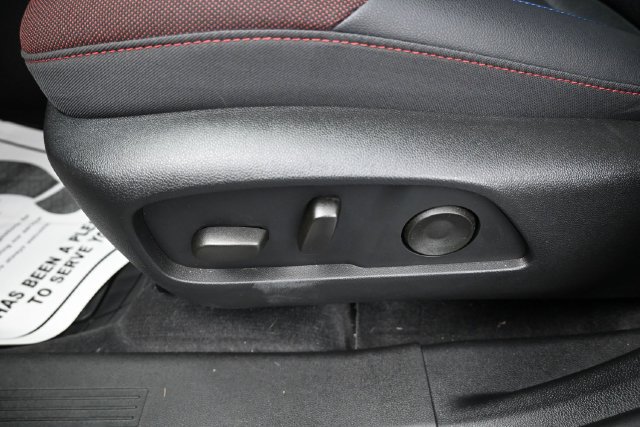 Used 2025 Chevrolet Equinox RS w/ Safety and Technology Package AWD/4WD image 13