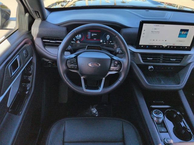 Certified 2025 Ford Explorer Platinum w/ LUX Leather Package image 16