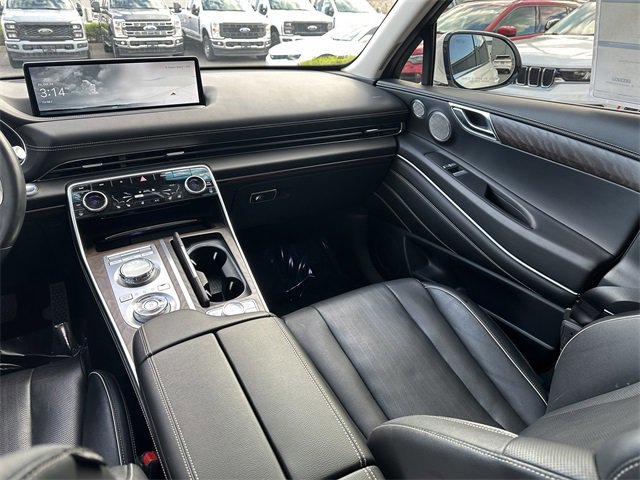 Used 2024 Genesis GV80 2.5T w/ Prestige Package image 18