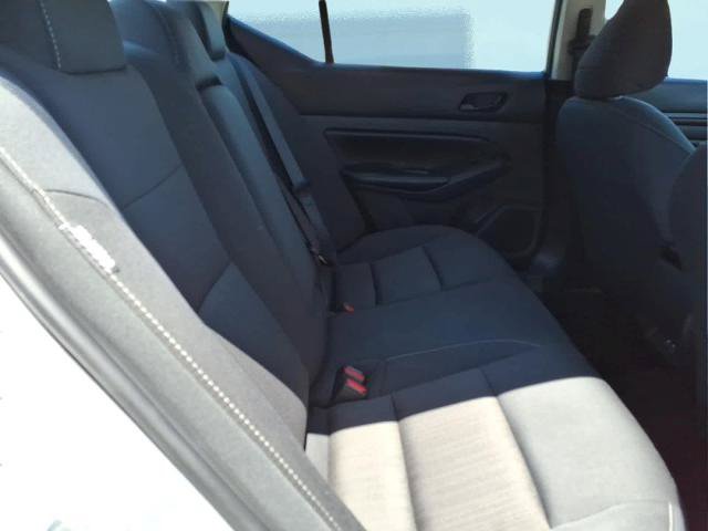 Used 2024 Nissan Altima 2.5 SV FWD image 16
