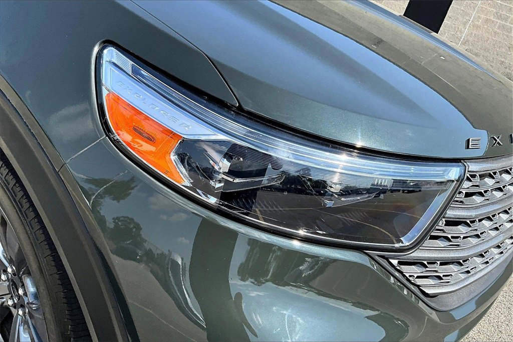 Certified 2022 Ford Explorer XLT w/ Equipment Group 202A image 29