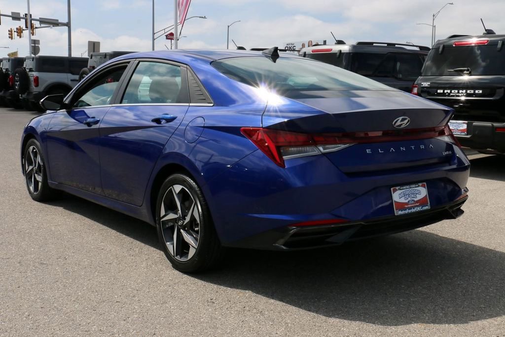 Used 2021 Hyundai Elantra Limited w/ Cargo Package FWD image 7