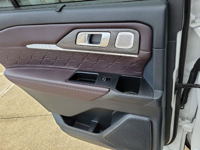 Certified 2025 Ford Explorer Platinum w/ Ultimate Package image 16