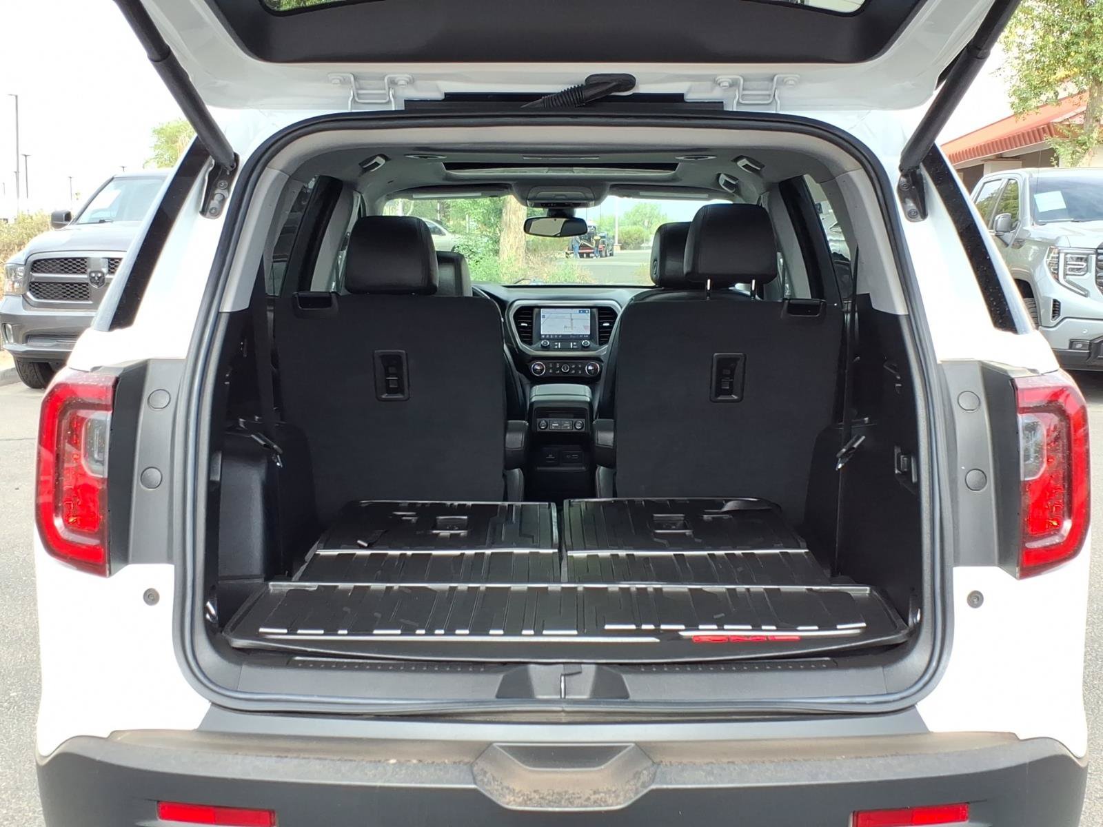 Used 2023 GMC Acadia AT4 w/ Technology Package AWD/4WD image 11