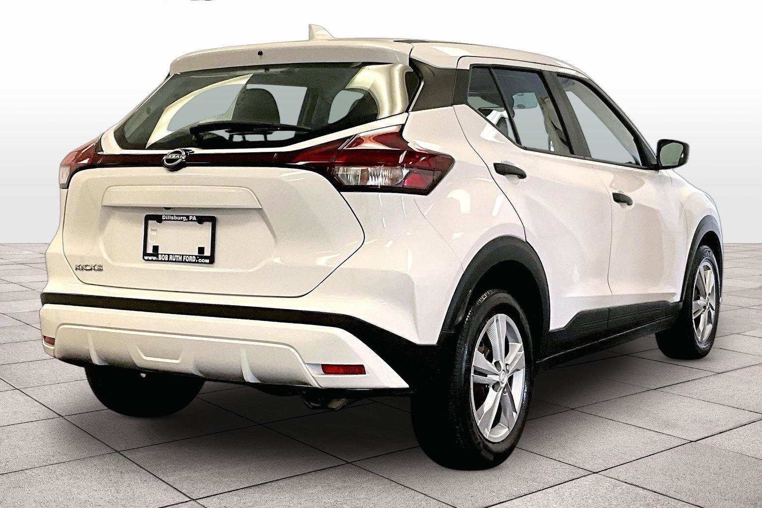 Used 2022 Nissan Kicks S image 11
