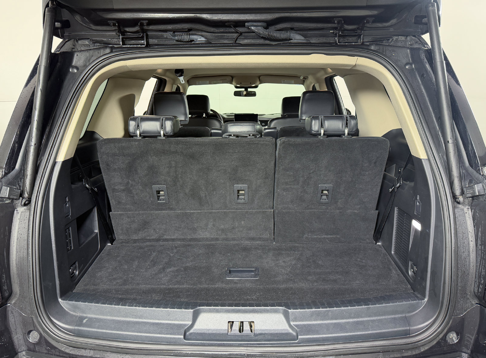 Certified 2023 Ford Expedition XLT RWD image 8