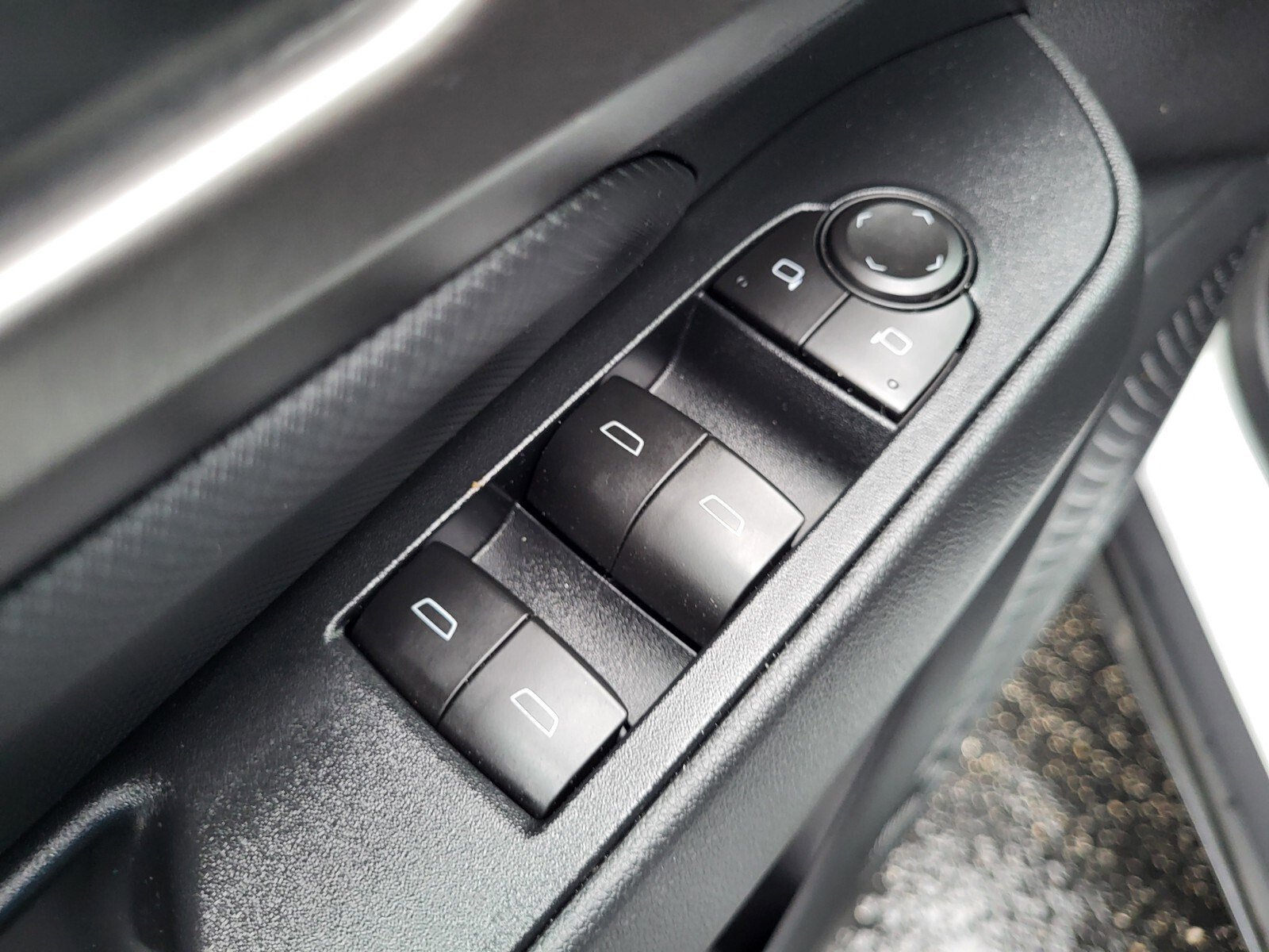 Used 2025 Chevrolet Equinox EV LT image 18