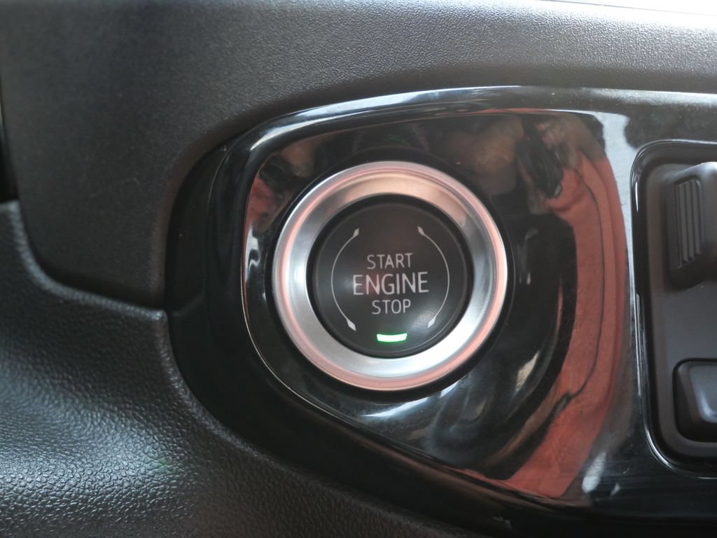 Used 2025 GMC Sierra 1500 SLT AWD/4WD image 32
