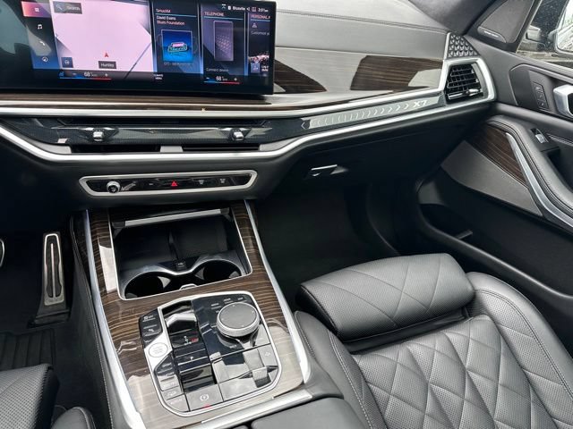 Used 2023 BMW X7 xDrive40i w/ M Sport Package AWD/4WD image 19