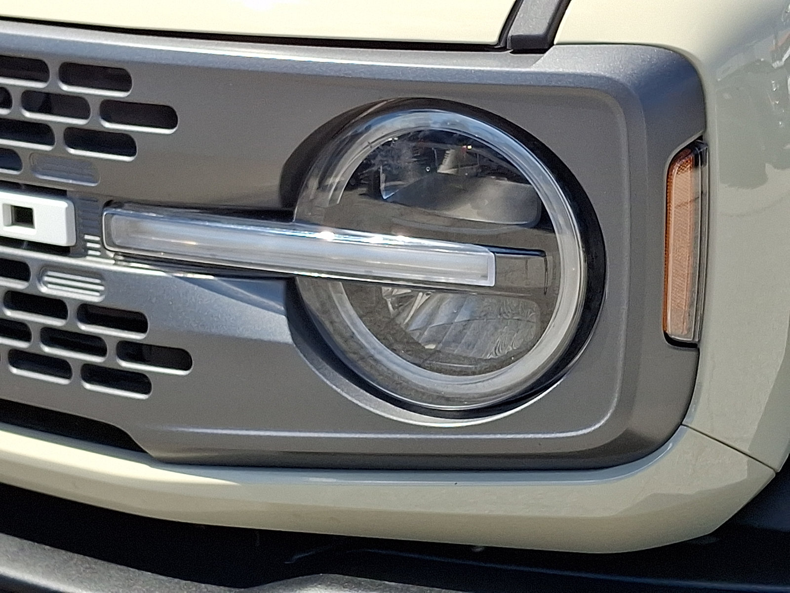 Certified 2025 Ford Bronco Badlands AWD/4WD image 12