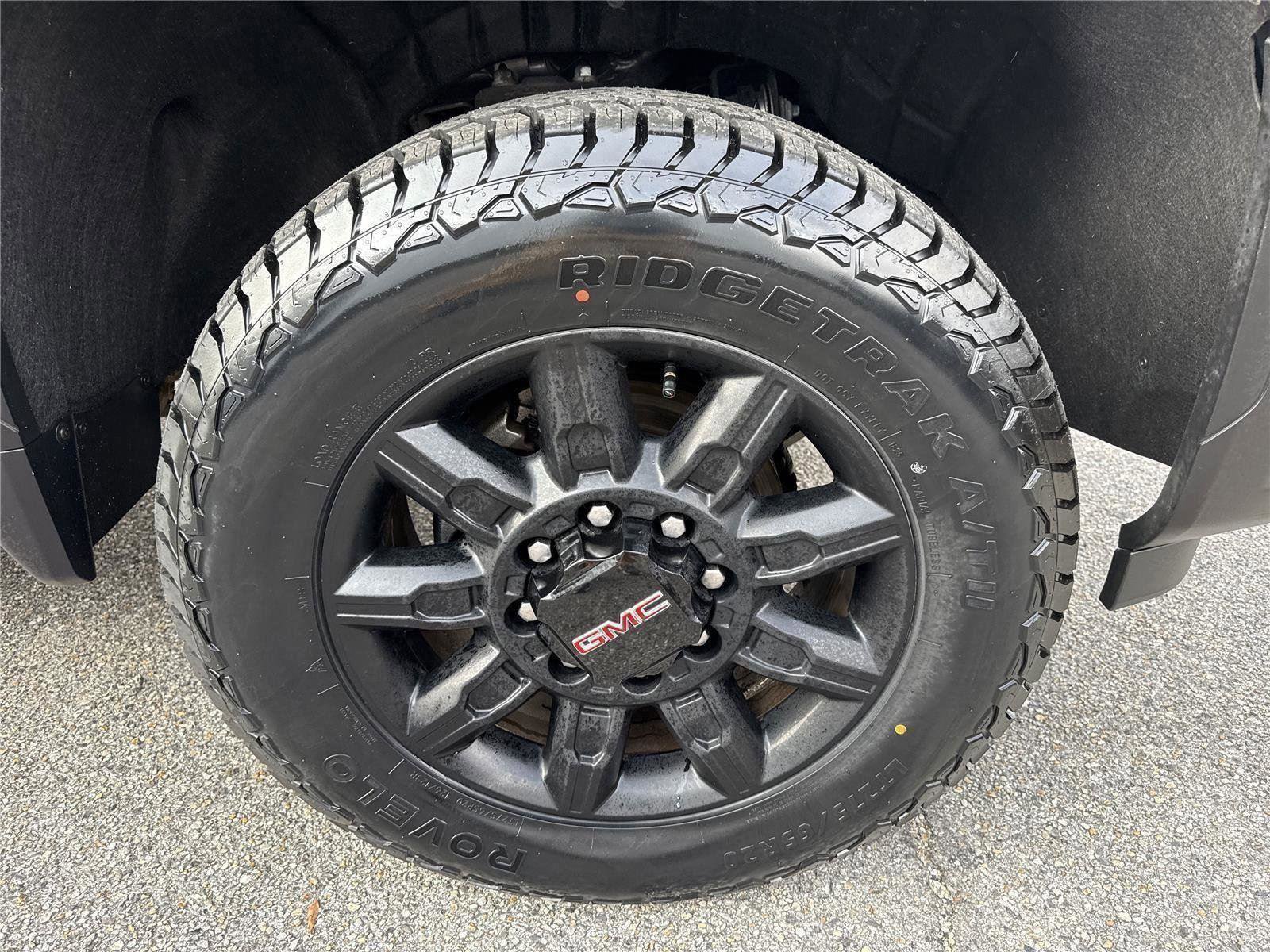 Used 2024 GMC Sierra 2500 AT4 w/ AT4 Premium Plus Package image 18